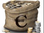 Euro stúplo na päťročné maximum oproti jenu