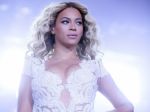 Beyoncé bez ohlásenia vydala nový album