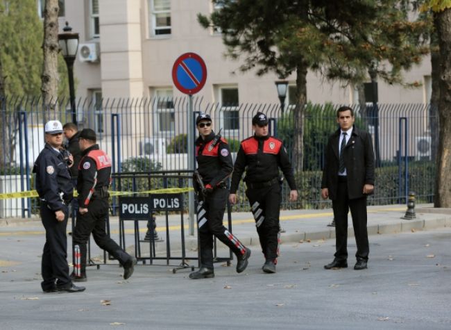 V Turecku po raziách vyhodili piatich policajných šéfov