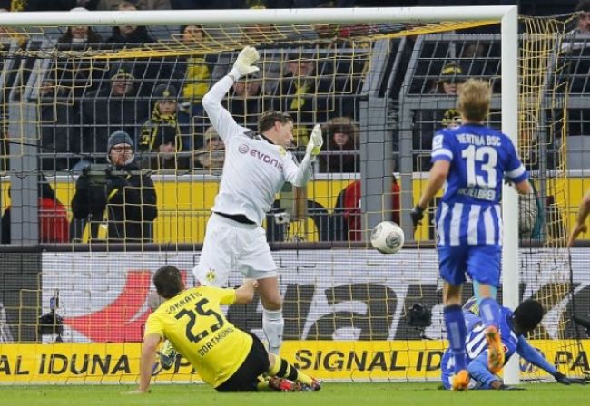 Video: Dortmund senzačne prehral s Pekaríkovou Herthou