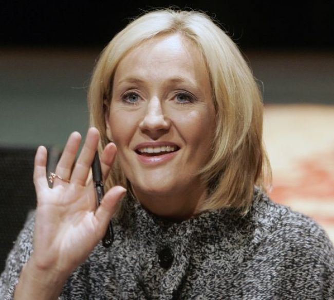 J. K. Rowling spolupracuje na divadelnej hre o Potterovi