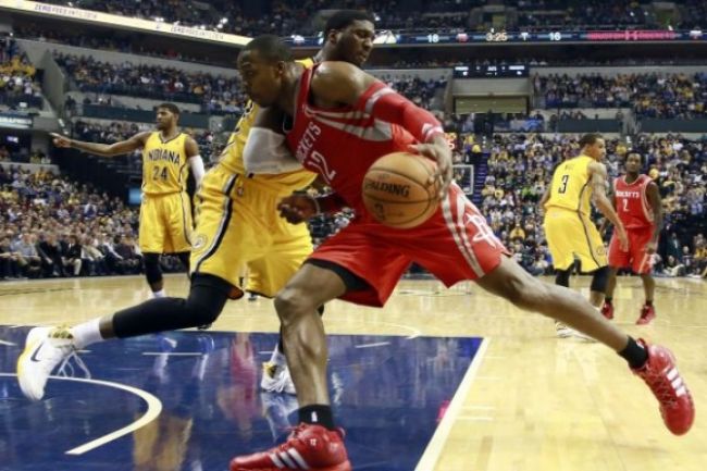 Video: V San Antoniu úradoval Westbrook, v Detroite Howard