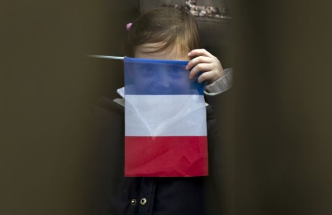 Agentúra Fitch potvrdila rating Francúzska, znížilo schodok