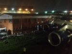 Video: Boeing British Airways narazil do letiskovej budovy