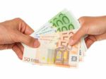 Niektorí Slováci zaplatia za byt vyššie dane až o 60 percent