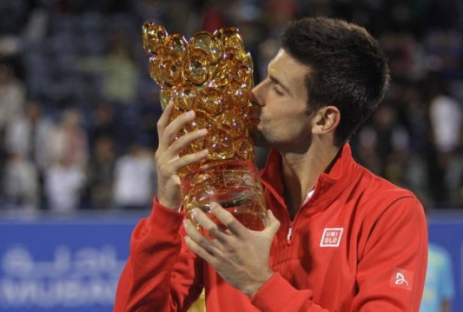 Novak Djokovič zavŕšil čistý hetrik na turnaji v Abú Zabí