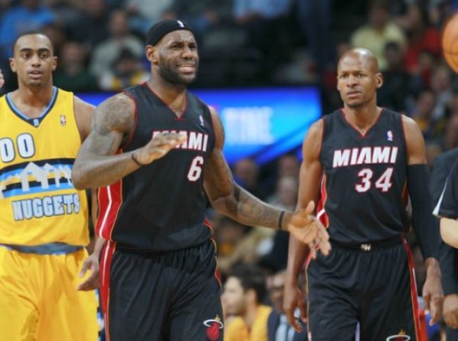 LeBron James sa víťazne vrátil v deň narodenín