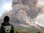 Sever Sumatry ohrozujú mohutné výbuchy sopky Sinabung