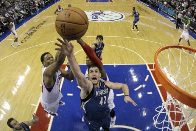 Brooklyn sa prebúdza, Timberwolves ťahá Kevin Love