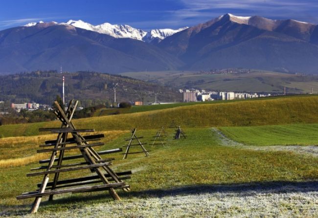 Top sezónu v Tatrách ovplyvnilo počasie, no ľudia sa vynašli