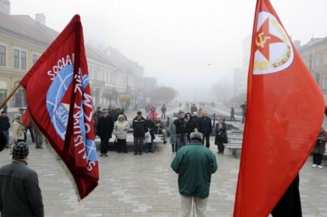 O kreslo prezidenta zabojuje človek, ktorý radí komunistom