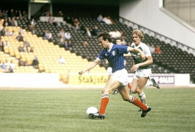 Zomrela bývalá hviezda tímu Glasgow Rangers Ian Redford