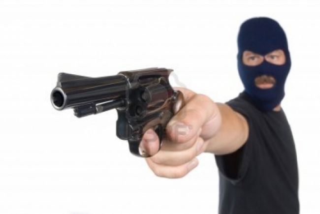 Potraviny v Tornali prepadol muž so zbraňou, žiadal peniaze