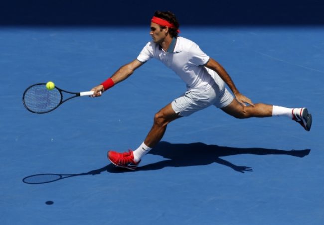 Video: Federer a Murray postupujú na AO ako 'nôž maslom'