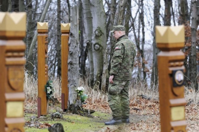 Vojaci si uctili kolegov, ktorí zahynuli pri obci Hejce