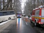 Na ceste zahynula mladá žena († 20), zrazila sa s autobusom