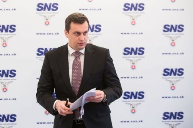 Voľba prezidenta nie je voľba riaditeľa hydinární, tvrdí SNS