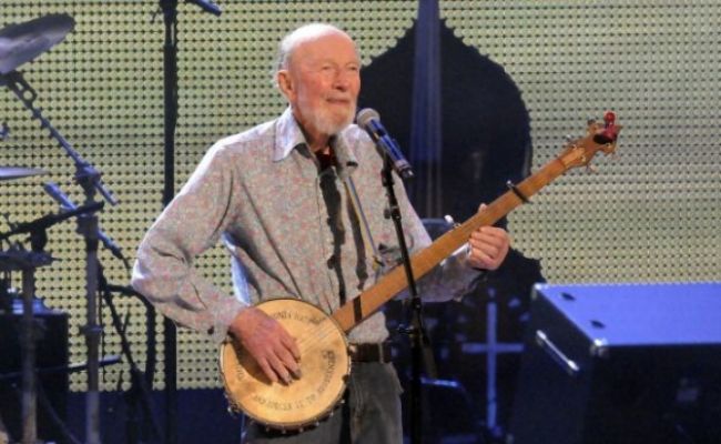 Vo veku 94 rokov zomrel folkový hudobník Pete Seeger