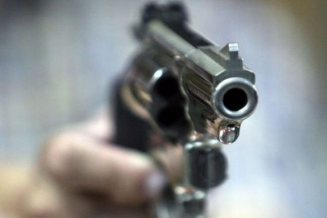 Neznámy lupič so zbraňou v ruke prepadol v Prešove poštu