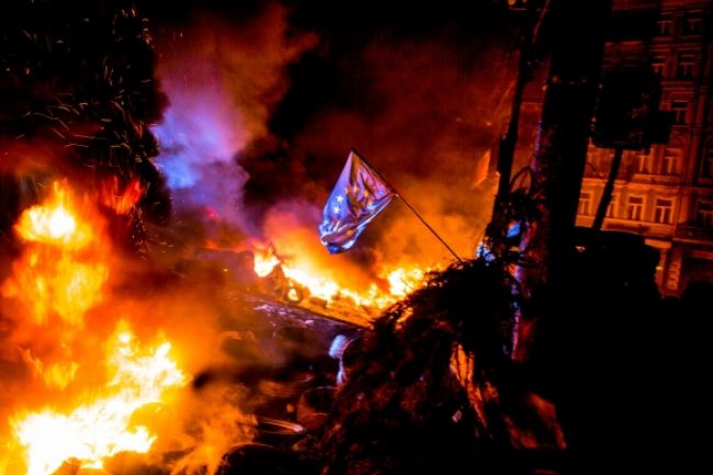 Ukrajina je na pokraji občianskej vojny, tvrdí exprezident