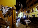 V Ríme zdobí fasádu domu pápež superman