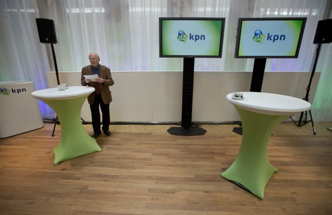 Holandský operátor KPN prehĺbil stratu, škrtá zamestnancov