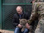 Putin sa v Soči pohral s malým leopardom