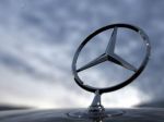 Mercedes-Benz predal v januári rekordný počet vozidiel