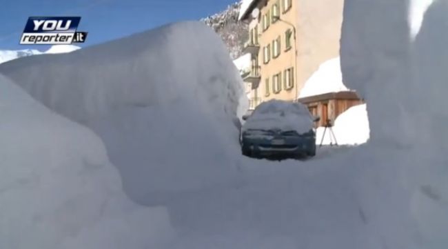 Video: V Taliansku hľadajú lampy pod snehom