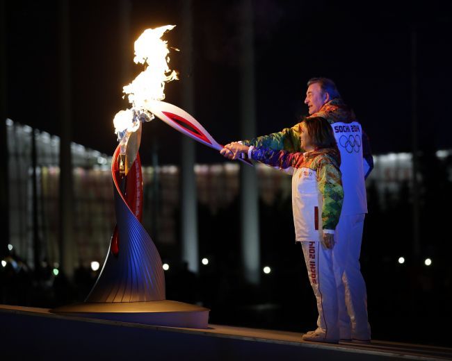 Začala sa zimná olympiáda v Soči, oheň zapálili legendy