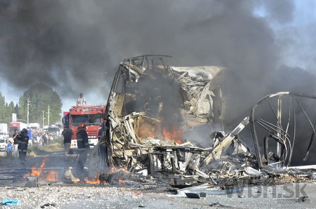 Tragická zrážka v Argentíne, pri nehode zomrelo 18 ľudí