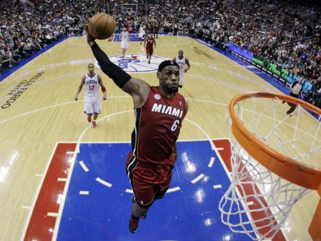 Budem jeden z top hráčov histórie, avizuje LeBron James