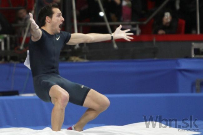 Video: Lavillenie prekonal Bubkov rekord v skoku o žrdi