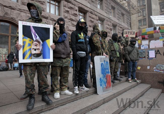 Ukrajinskí aktivisti idú na slobodu, v Kyjeve miznú barikády