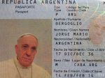 Pápež František má nový argentínsky pas
