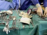 Lekári v Šaci použili novú metódu na liečbu poškodenej chrupky