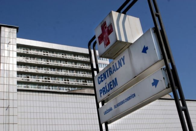 Štátne nemocnice v červený číslach, dlhujú stovky miliónov