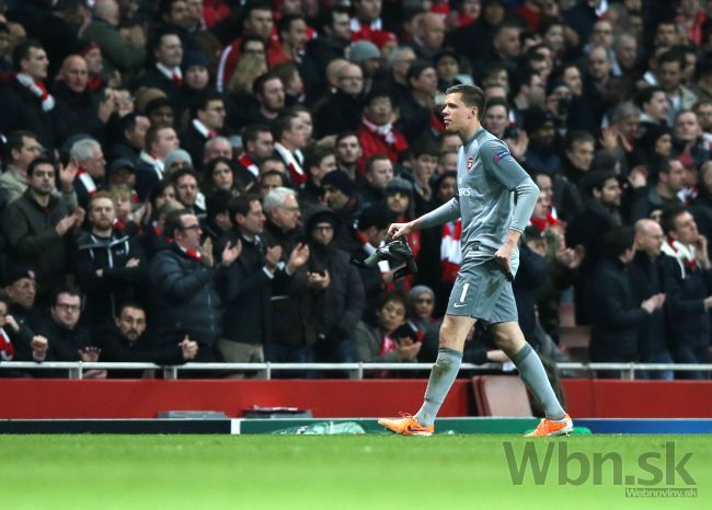 Video: Szczesny si gestom po vylúčení pohneval Arsenal