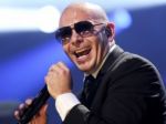 Pitbull má nový singel, spolupracoval s dievčatami