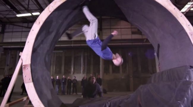 Video: Frajer, ktorý porazil gravitáciu!