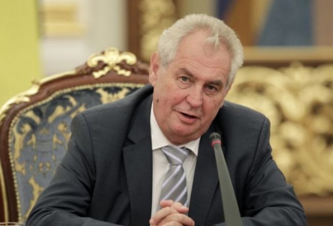 Český prezident Zeman podporil euro a skritizoval byrokraciu