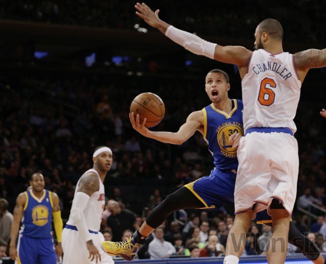 Video: Curry dosiahol triple-double, New York je v kríze