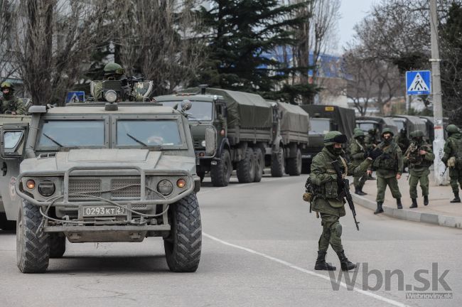 Situácia sa vyostruje, Putin môže na Ukrajinu vyslať armádu