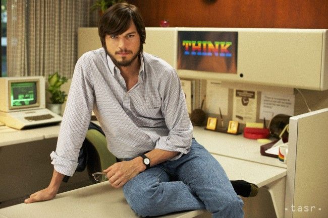 Hollywoodski herci Ashton Kutcher a Mila Kunisová sa zasnúbili