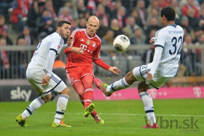 Video: Bayern Mníchov v Bundeslige naďalej valcuje