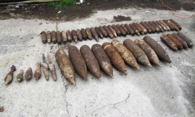 Arzenál v lese, pri Svidníku našli tucet delostreleckých mín