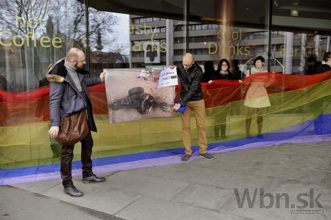 LGBTI komunita šla do ulíc, šok vyvolal transparent