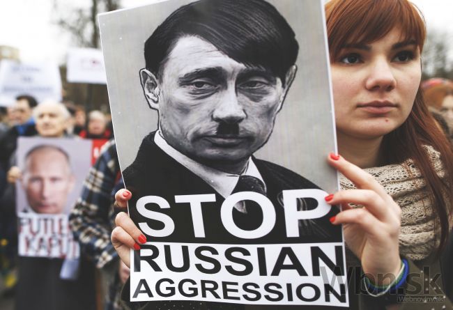 Putin je ako Hitler v Československu, tvrdí Clintonová