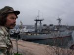 Paríž posiela Rusom bojovú loď napriek kríze na Kryme
