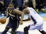 Indiane sa v NBA lepí smola na päty, Denver sa rozstrieľal